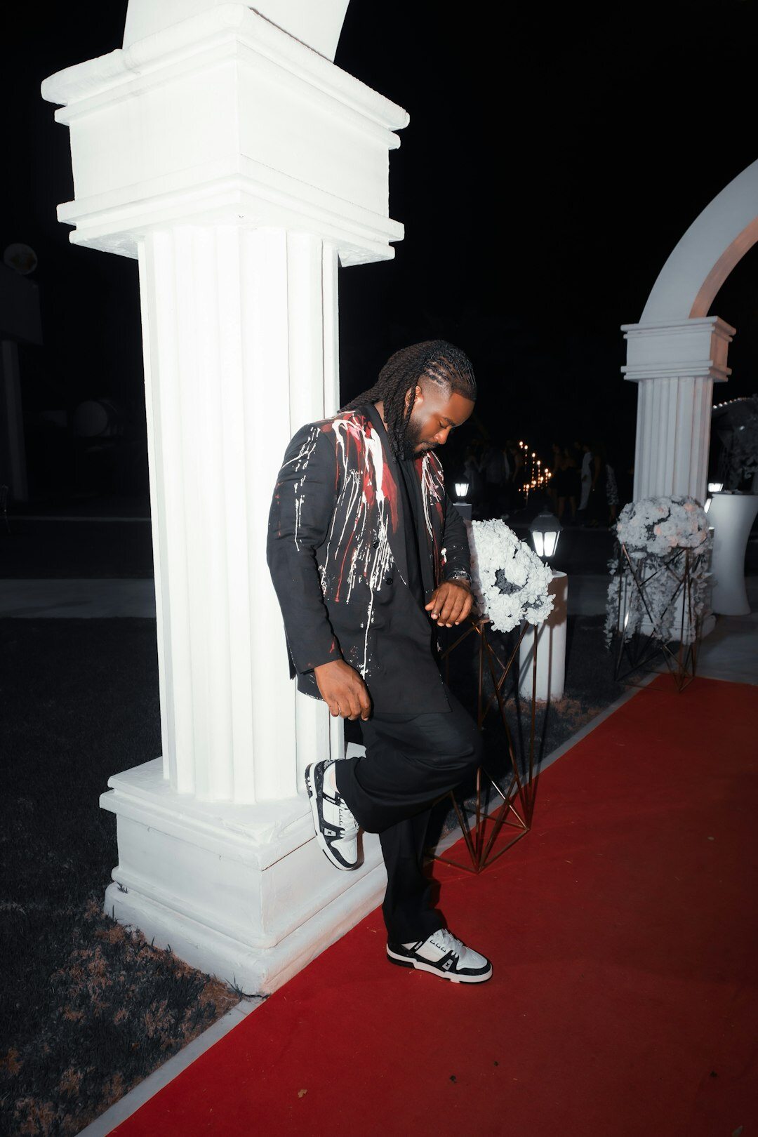 celebrity on red carpet